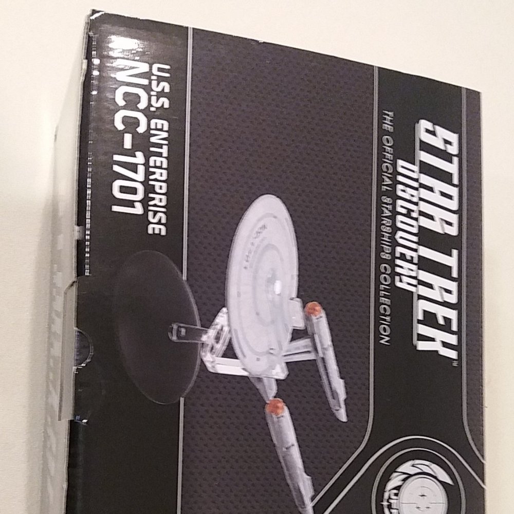 ENTERPRISE NCC-1701 STAR TREK DISCOVERY STRANGE  NEW WORLDS -METAL with magazine